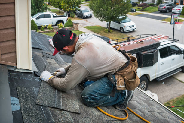 Professional Flat Roof Repair technician working in Evergreen Park, IL